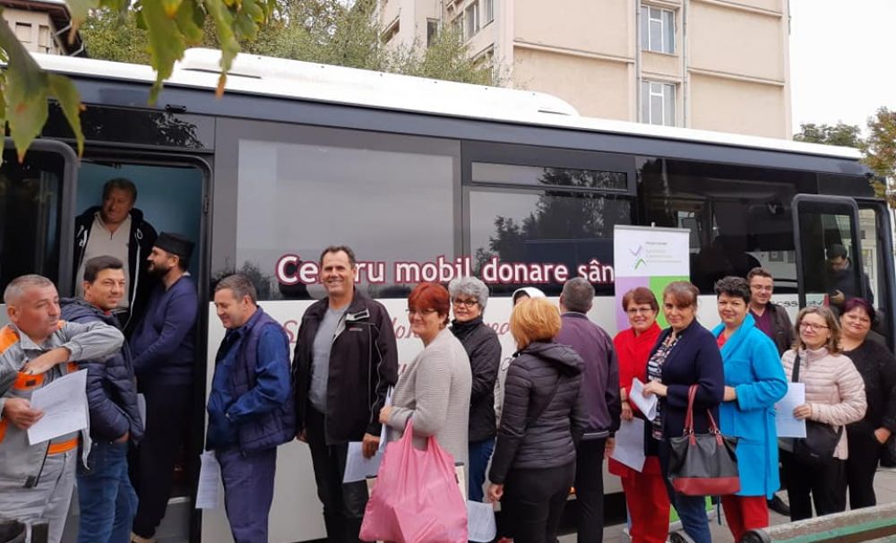 Gest nobil! Un preot a reuşit să mobilizeze 200 de persoane să doneze sânge