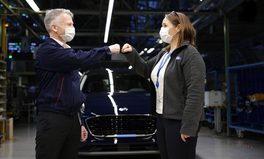  Schimbări de management la Ford România: Ian Pearson se retrage din activitatea profesională; Josephine Payne – prima femeie care va conduce operațiunile de producție ale Ford în România