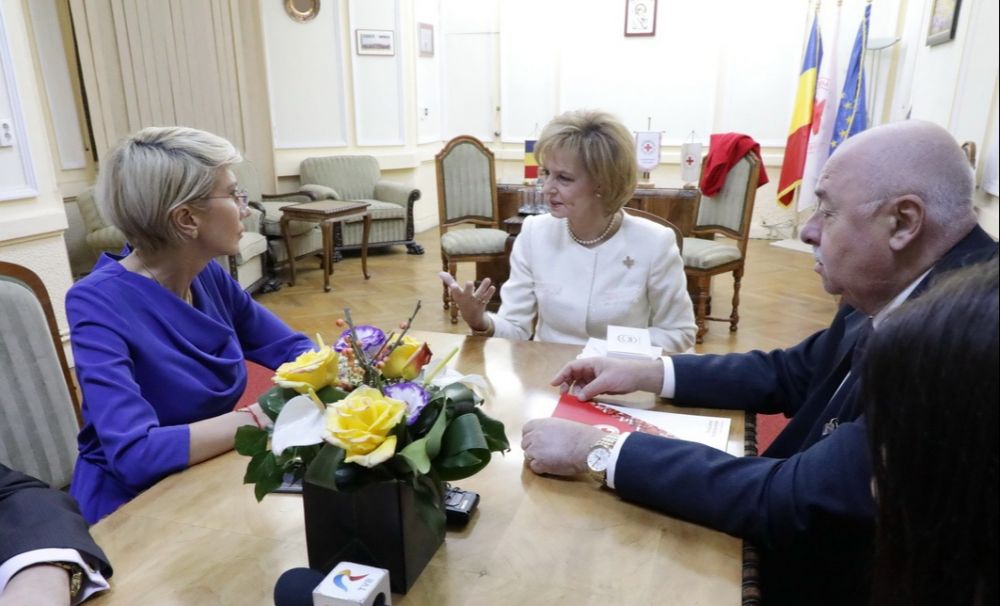 10 ani - Proiectul Banca de Alimente, pornit de Crucea Roșie, sub conducerea Majestății Sale Margareta