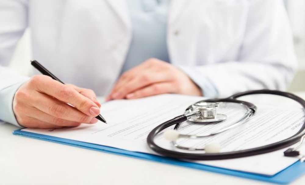 A eliberat ilegal adeverinţe medicale la alegeri! Medic de familie cu dosar penal