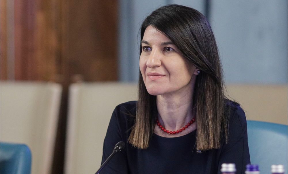 Adio pensie cumulată cu salariul la stat! Ministrul Violeta Alexandru a anunțat decizia guvernului PNL