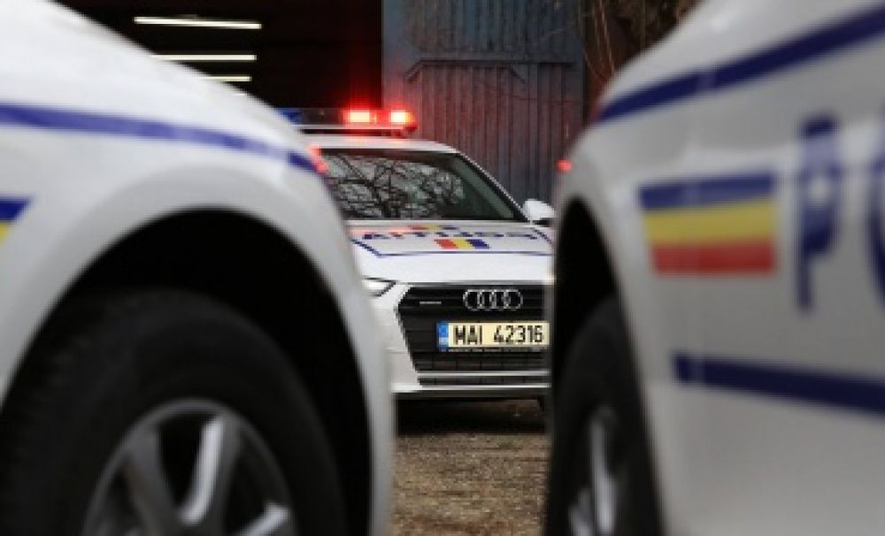 Alarmă cu bombă la două mall-uri din Vâlcea! 2800 de persoane au fost evacuate