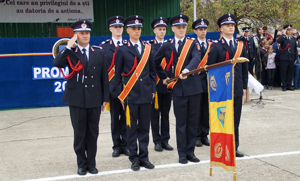 Alege cariera de POMPIER! 