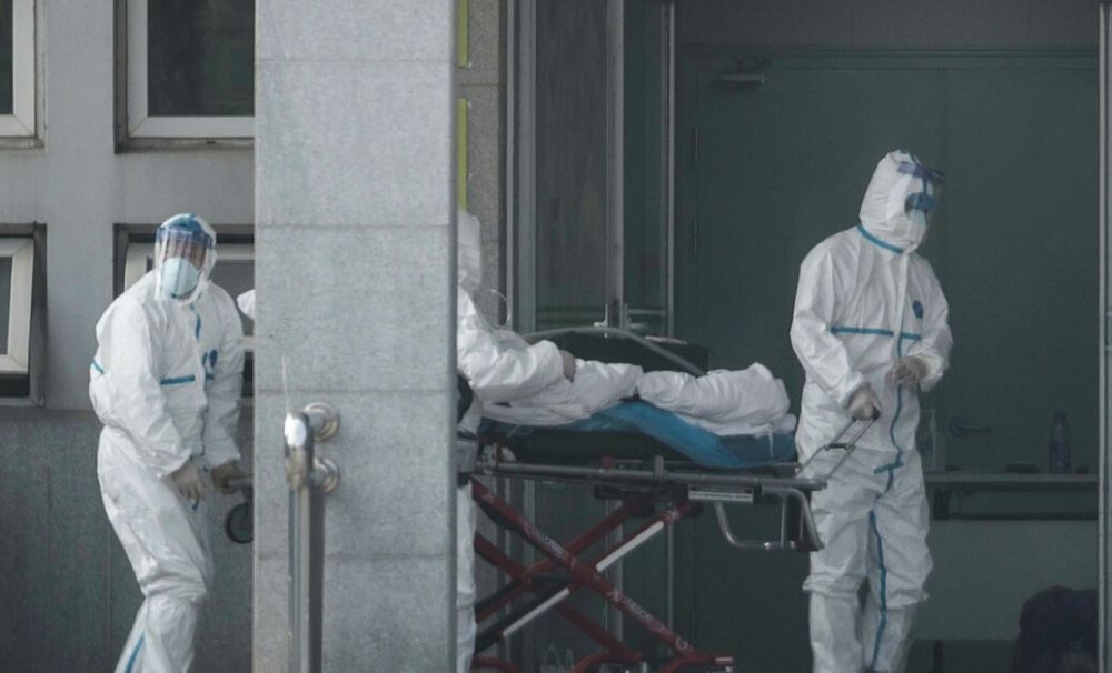 ALERTĂ de sănătate! Orașul chinez Wuhan a fost închis. 11 milioane de locuitori nu au voie să depășească blocada epidemiologică