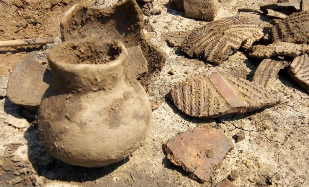 Au descoperit ceramică de la Vădastra, în locul unude urma să se construiască un bloc