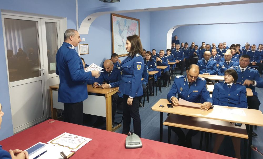 Avansări, diplome și felicitări pentru jandarmii vâlceni!