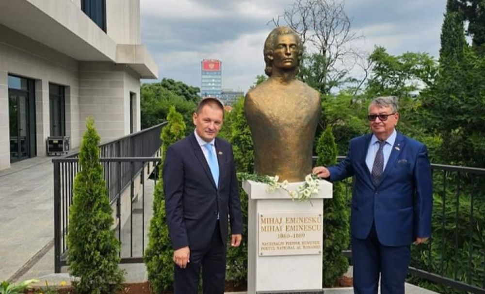 Bustul lui Eminescu, ridicat în capitala Muntenegrului. Inițiativa a aparținut Academiei Internaționale Mihai Eminescu, cu sprijinul CJ Dolj