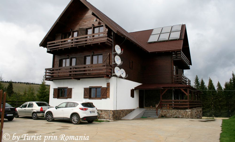 Cabana La Cristian, un loc la înălțime din toate punctele de vedere