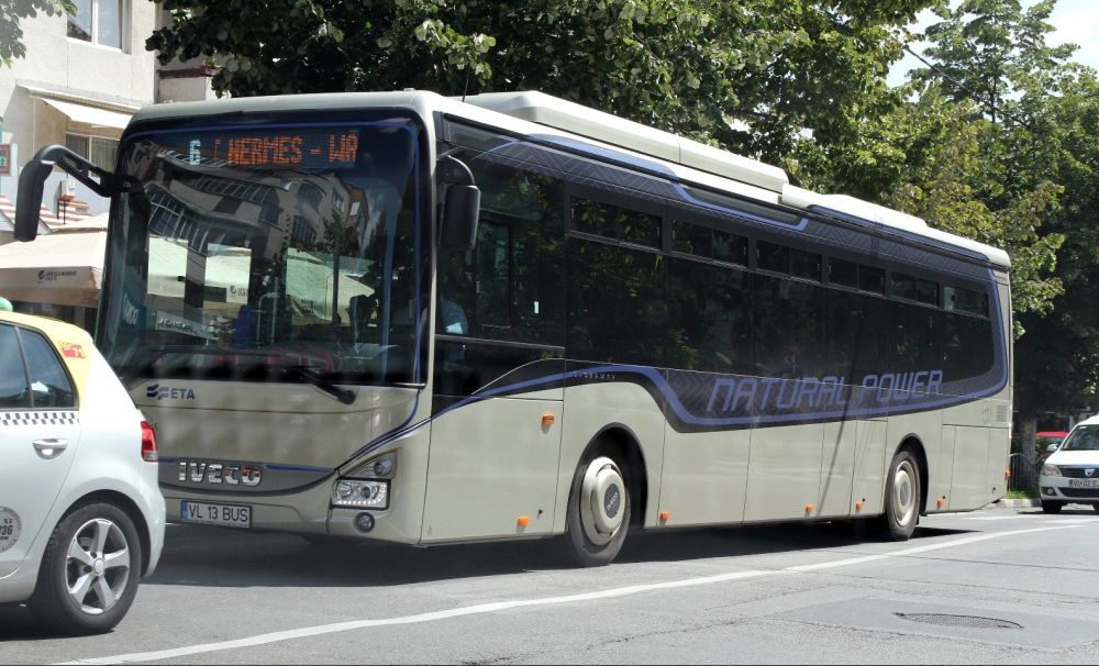 Compania ETA SA a pus în circulaţie un nou autobuz alimentat cu gaz natural comprimat