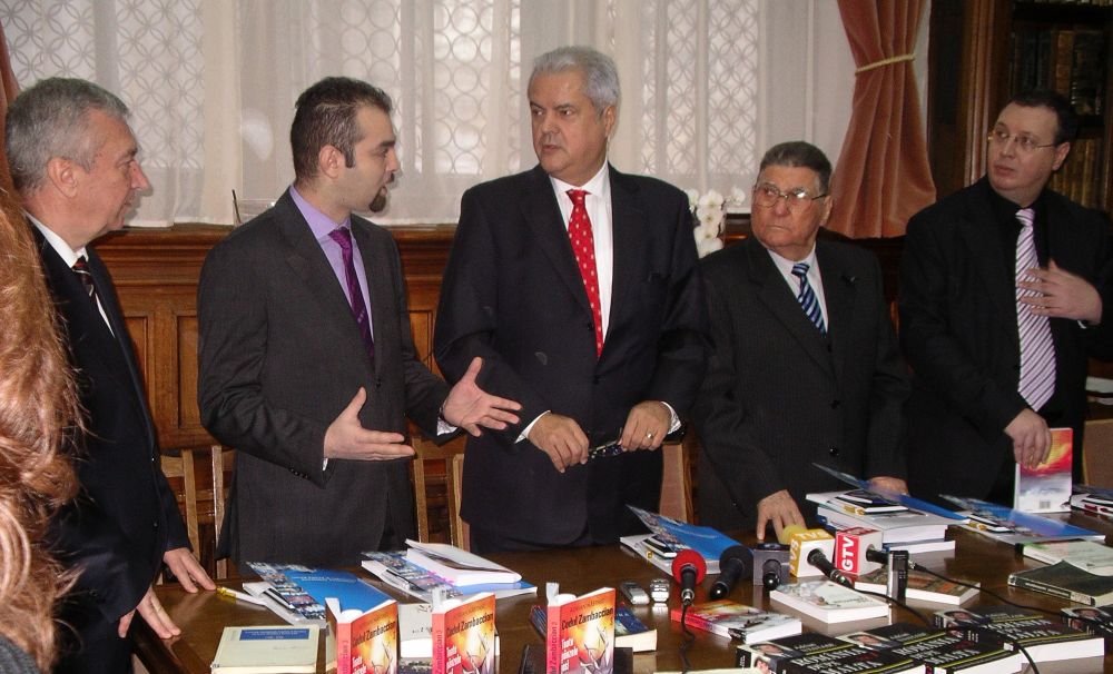 Condamnatul penal Adrian Năstase, cetățean de onoare al Craiovei?! Se cere retragerea titlului de primarul Genoiu și PSD