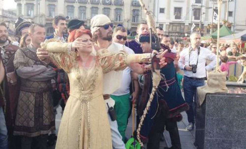 Culmea ridicolului: Primăria Craiova vrea să mute 1 iunie... la o dată convenabilă. Liberalii cer realocarea banilor de la Zilele Craiovei pentru învățământ