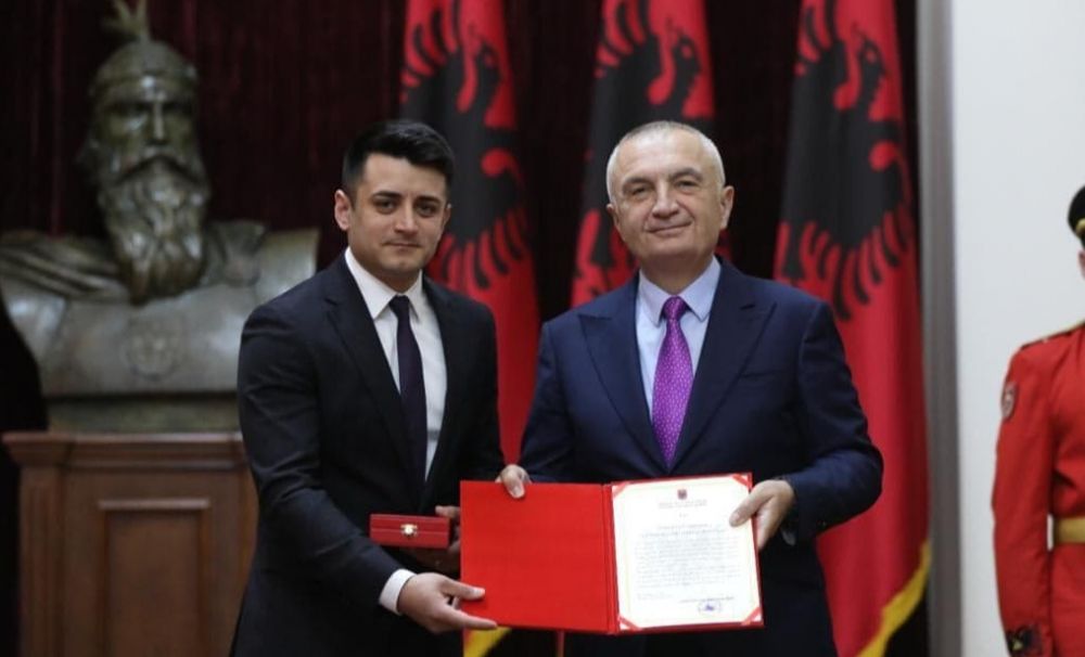 Deputatul Ligii Albanezilor din România, Bogdan-Alin Stoica, decorat de Președintele Albaniei