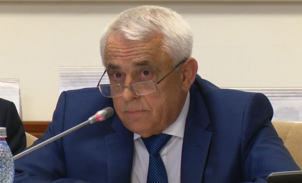 Digi FM: Ministrul Petre Daea, jignire impardonabilă adresată unui contestatar: ”Du-te, bă, m****le, de aici! Că îți trag acum un picior în cap de mori!”