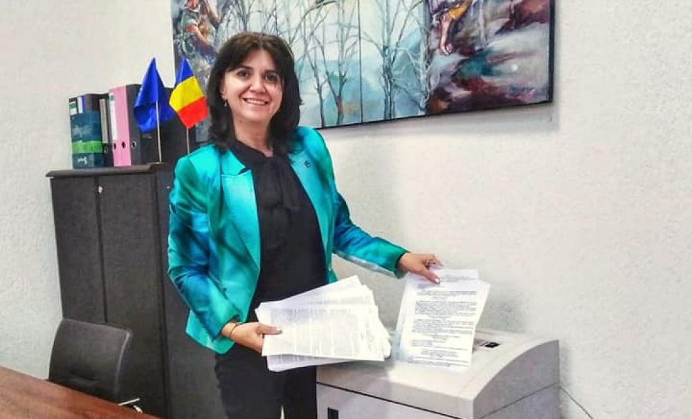 Două vești bune pentru profesori: cresc salariile și se vor tăia hârtiile! Ministrul Anisie a început debirocratizarea