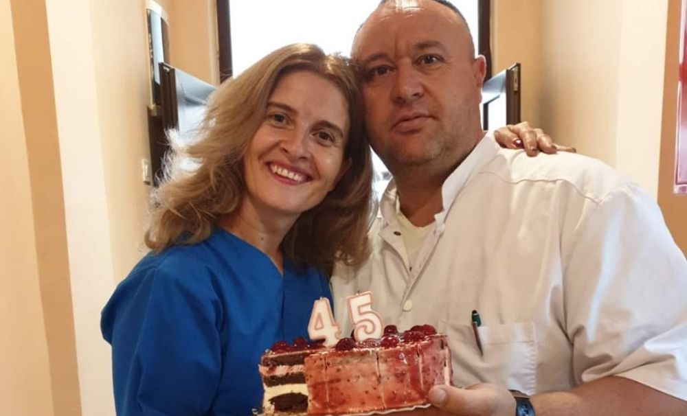 Drama unei familii de asistenţi medicali aflaţi cu copiii la mare!   Tatăl, mort la 45 de ani de o formă severă de COVID-19