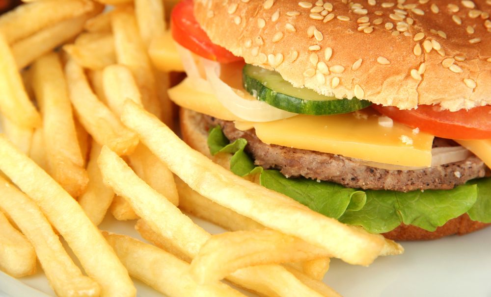 DSV Olt, în control! Zeci de amenzi pentru proprietarii de fast food şi magazine alimentare