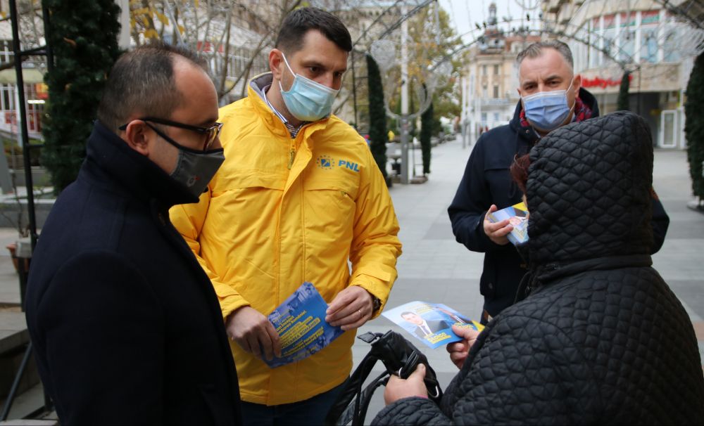 Europarlamentarul Cristian Bușoi, alături de candidații PNL Dolj