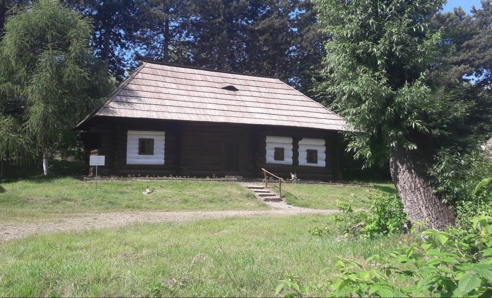 Expoziția temporară - Maria Tănase, la Muzeul Satului Bucovinean