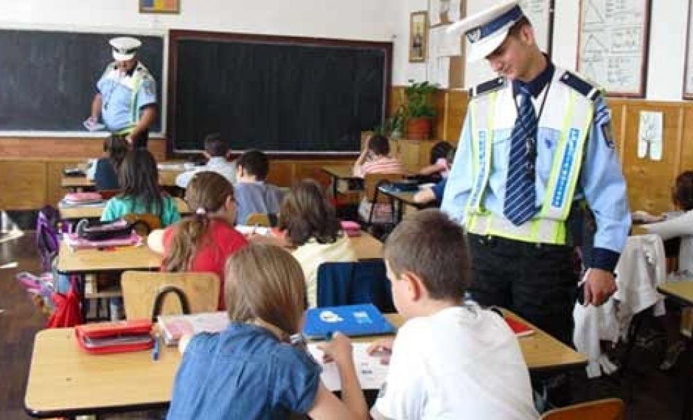 Familia Alexandrei Măceşanu vrea înfiinţarea Poliţiei sau Jandarmeriei Şcolare