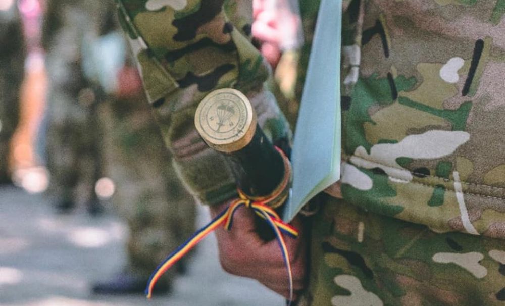 Forțele pentru Operații Speciale folosesc Sica, arma simbolică a dacilor