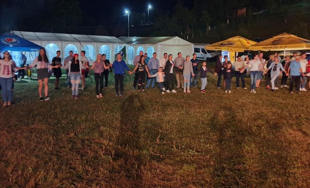 Hora satului în comuna Ponoarele din Mehedinţi