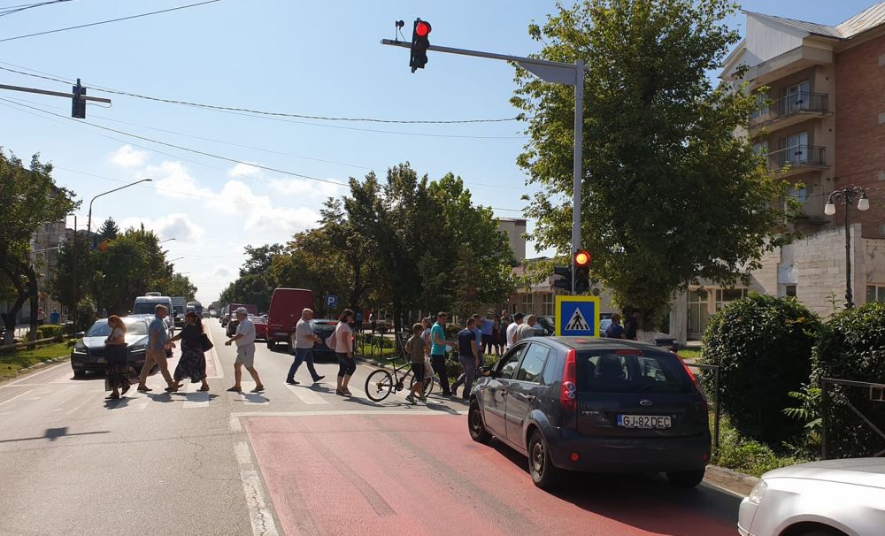 În sfârşit funcţionează semafoarele inteligente din oraşul Balş