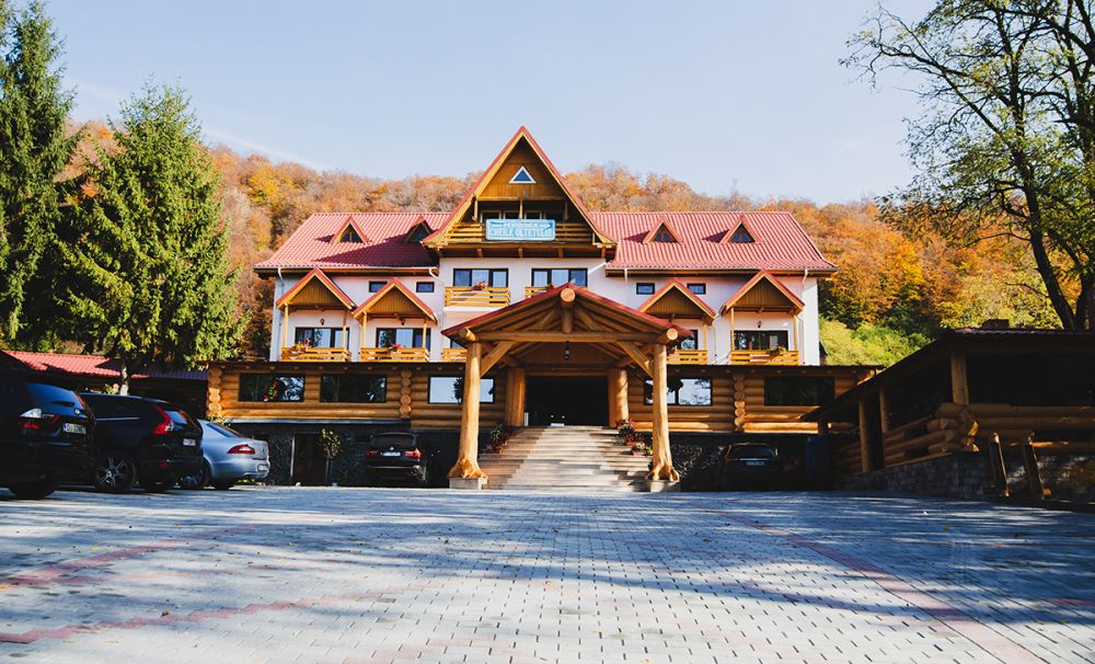 Incursiune într-un teritoriu de basm, Pensiunea Cheile Oltețului din Polovragi