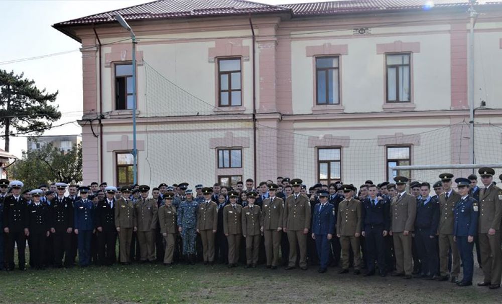 Întâlnire cu absolvenţii