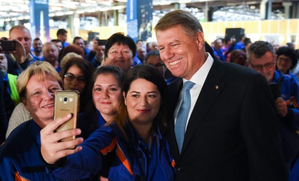 Iohannis conduce detașat în sondaje cu 45 la sută. Mircea Diaconu ar intra în turul doi cu 16,6 la sută