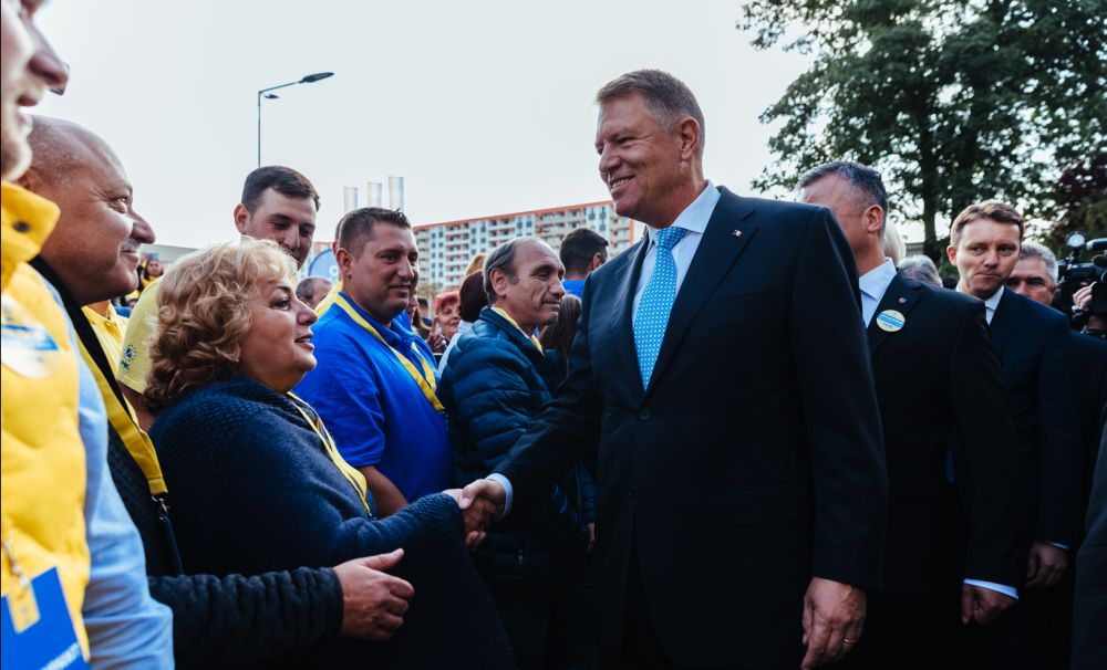 Iohannis și PNL au învins PSD. Ce urmează după moțiunea de cenzură?