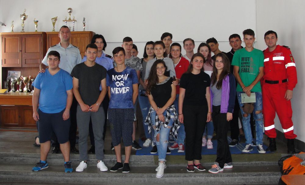 ISU Mehedinţi : VOLUNTARII, acei oameni minunaţi care pun suflet în ceea ce fac fără a aştepta ceva în schimb