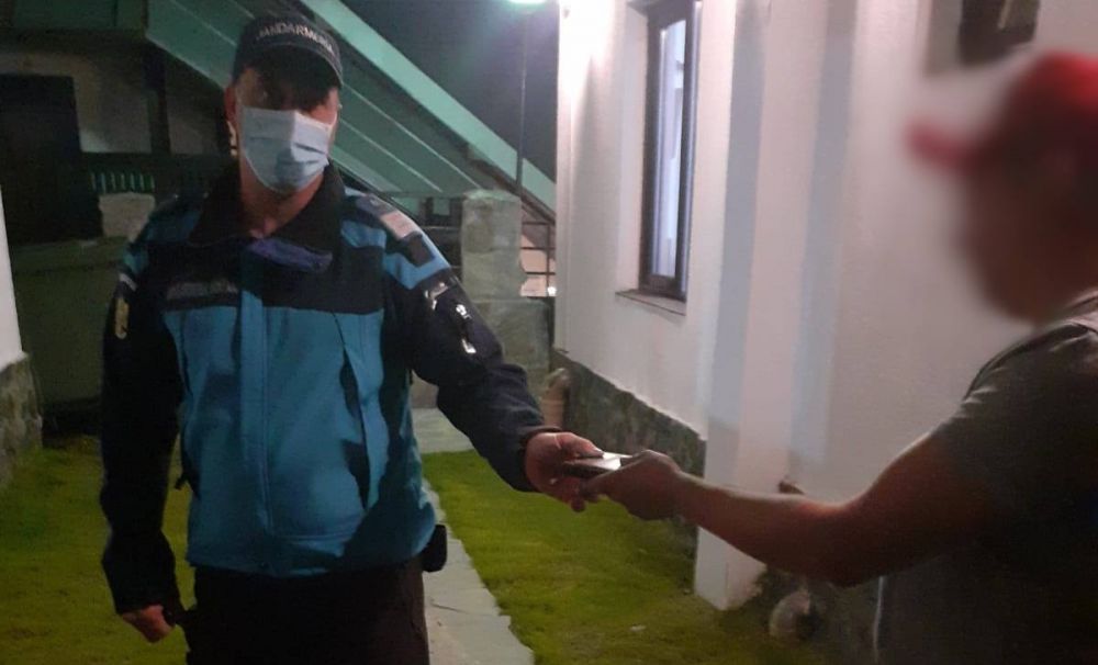 Jandarmii gorjeni au returat un portofel cu acte şi bani