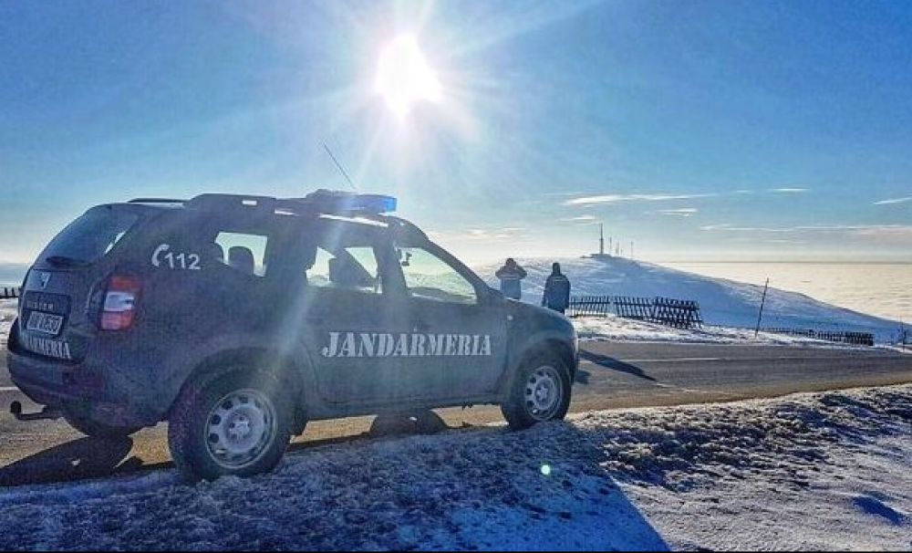 Jandarmii montani gorjeni în sprijinul turiştilor