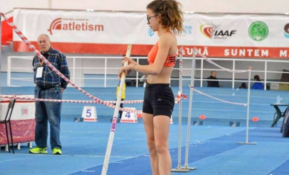 Junioarele Călin și Necoară, iar pe podium!