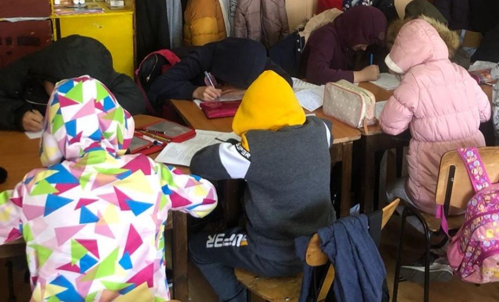 La Liceul Sanitar din Râmnicu Vâlcea elevii învaţă în frig