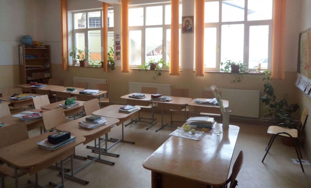 Mai puţin de jumătate din cadrele didactice din Vâlcea vor să se vaccineze anti covid19