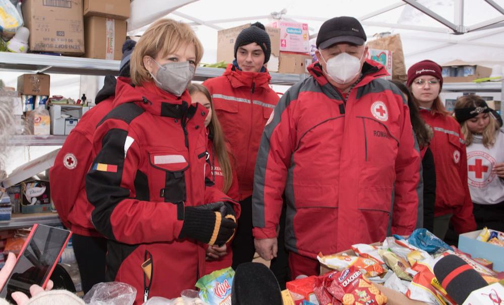 Margareta a României, împreună cu voluntarii de la Crucea Roșie, în sprijinul refugiaților din Ucraina
