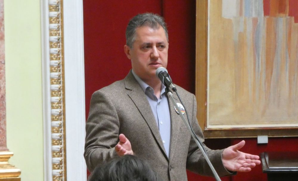 Mihai Firică: Propaganda PSD minte pe tema busturilor ruginite din Craiova. Cer o expertiză în dosarul aflat la IPJ Dolj!