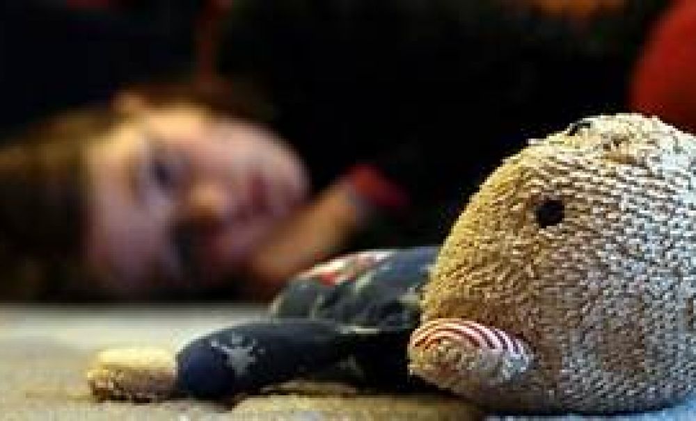 Minoră de 5 ani, agresată sexual de fratele vitreg