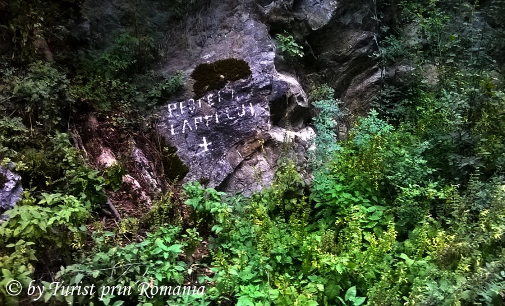 Minunea albă de pa Valea Rudăreasa: Peștera Laptelui