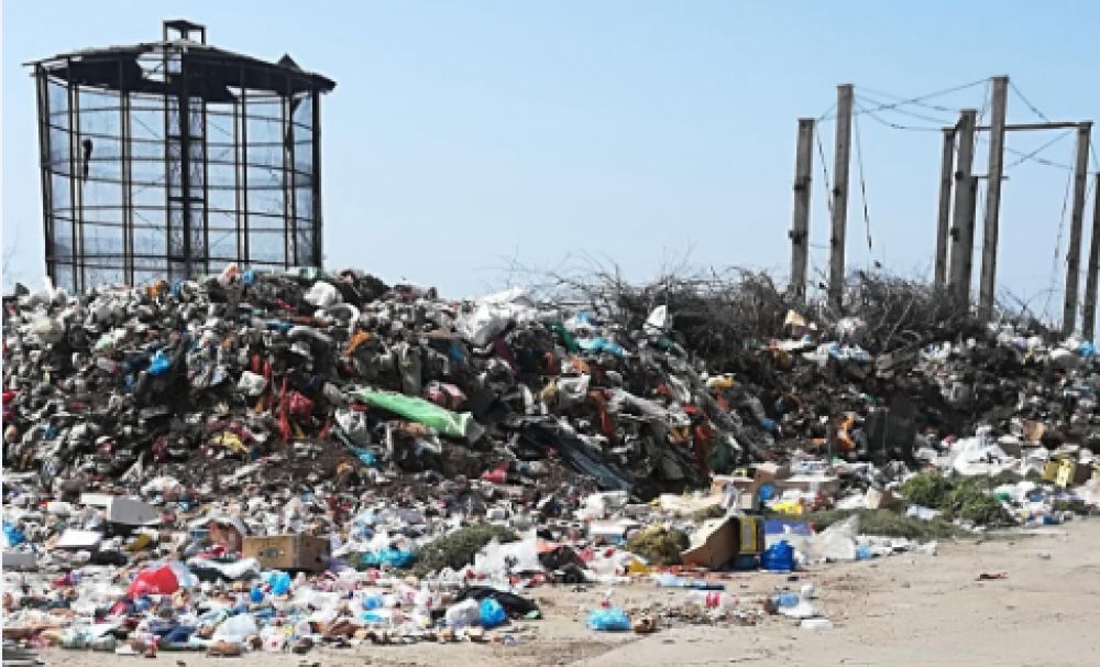 Mormane de gunoaie la Peniteniarul Pelendava!  Familia unui deţinut:  Mai mult de jumatate din deţinuţi sunt bolnavi de diferite boli respiratorii şi de piele