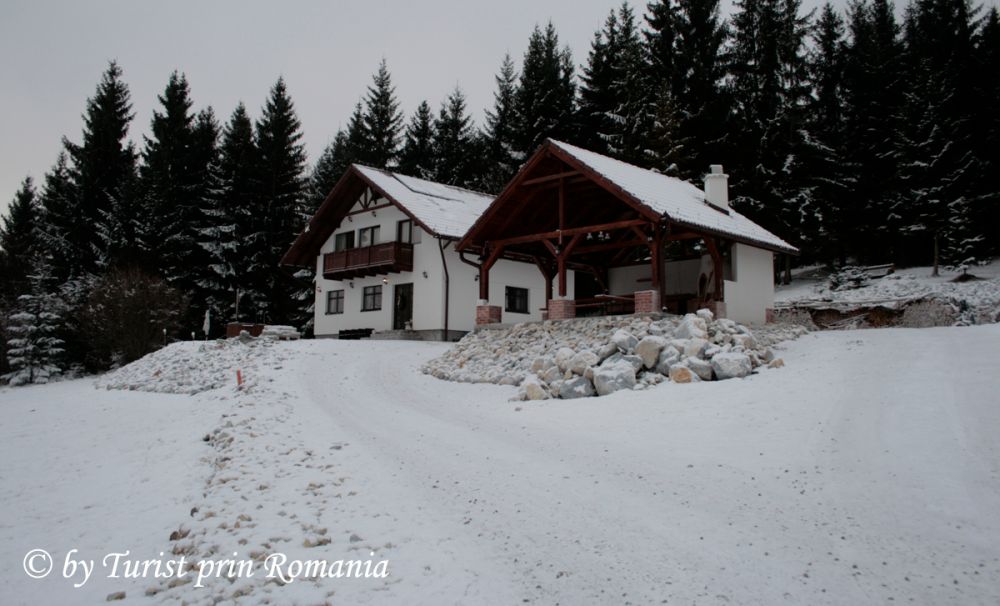 Natură, eleganță, tradiție, ospitalitate? Casa Simon din Suseni