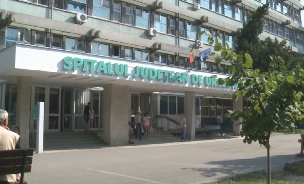 Noi investiţii! Se schimbă acoperişul Blocului Central de la Spitalul Slatina
