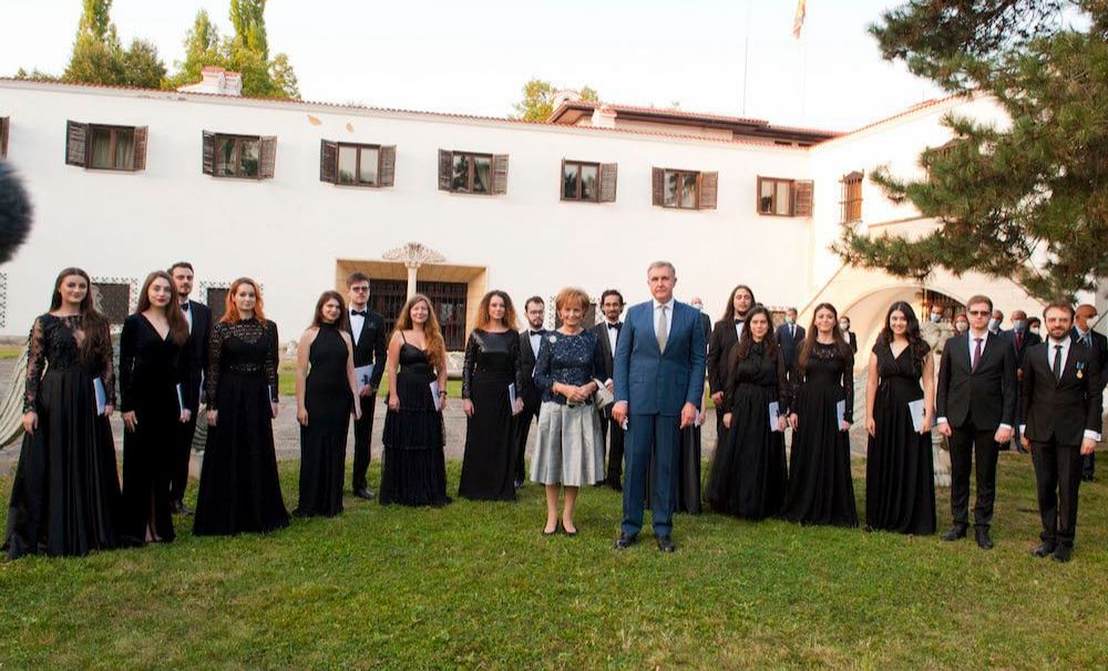 Nunta de Argint, sărbătorită la Palatul Elisabeta. 25 de ani de căsătorie a Majestății Sale Custodele Coroanei și a Principelui Consort