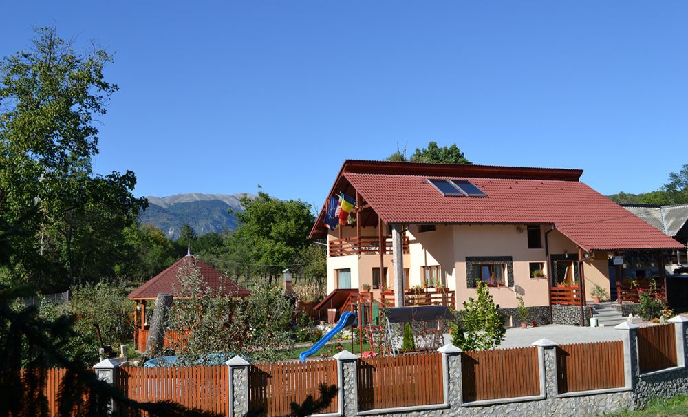 Pensiunea Arnota, Costești - o gazdă perfectă într-o zonă de vis