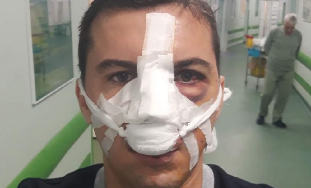 Poliţiştii bătuţi de un clan de rromi din Vâlcea au fost avandaţi în grad