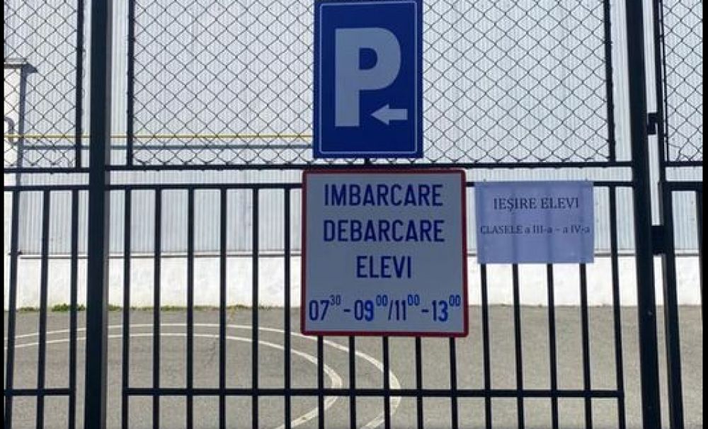 Primăria municipiului instituie zone destinate exclusiv îmbarcării şi debarcării elevilor unor unităţi şcolare din Râmnic