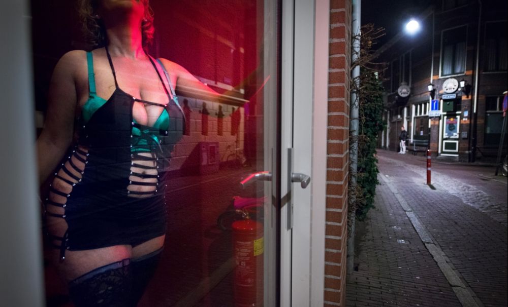 Prostituţie într-o clădire a Primăriei Caracal