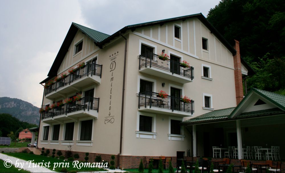 Rafinament și eleganță în Băile Herculane, la Pensiunea Dimitrios