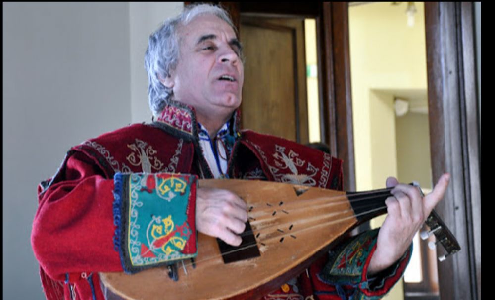 Rapsodul craiovean Ion CREȚEANU a primit titlul de TEZAUR UMAN VIU